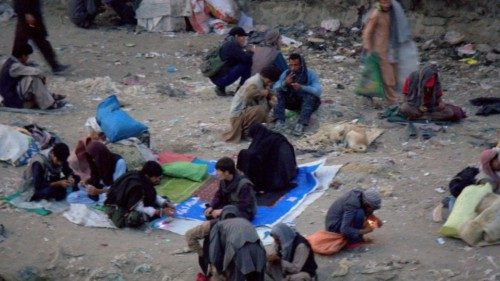  Tutti gli afghani a rischio povertà  QUO-290