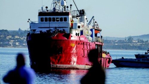 The rescue vessel Sea-Eye 4 arrives in the port of Pozzallo, southern Sicily on December 24, 2021. - ... The rescue vessel Sea-Eye 4 arrives in the port of Pozzallo, southern Sicily on December 24, 2021. - ...