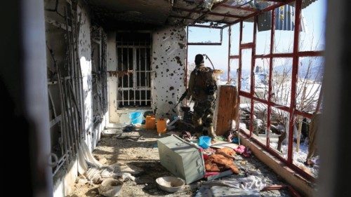 epaselect epa09677225 Taliban inspect a hideout of IS militants after an overnight operation that ... epaselect epa09677225 Taliban inspect a hideout of IS militants after an overnight operation that ...