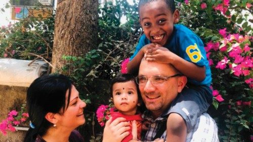 Ogni bambino ha diritto a una famiglia QUO-011 Ogni bambino ha diritto a una famiglia QUO-011
