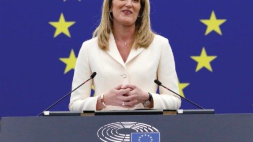 epa09692728 Roberta Metsola (C) delivers a speech after being elected as the new president of the ... epa09692728 Roberta Metsola (C) delivers a speech after being elected as the new president of the ...