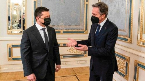 US Secretary of State Antony Blinken (R) speaks with Ukrainian President Volodymyr Zelensky before ... US Secretary of State Antony Blinken (R) speaks with Ukrainian President Volodymyr Zelensky before ...
