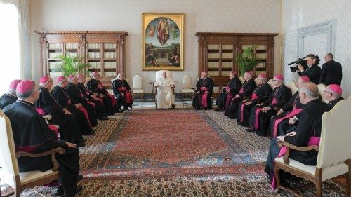  La visita «ad limina» di vescovi della Spagna  QUO-016