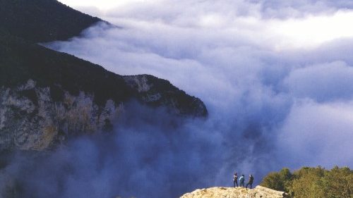  La bellezza  del camminare insieme  QUO-019