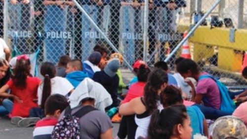  Oltre 2 milioni di migranti arrestati nel 2021  QUO-020