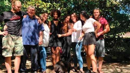 «I figli ci insegnano la tenerezza di Dio» QUO-023 «I figli ci insegnano la tenerezza di Dio» QUO-023