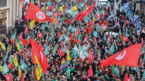 epa09714709 Portuguese Socialist Party (PS) electoral campaign action for the 2022 Legislative ...