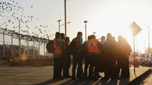 Workers gather outside the General Motors' pickup truck plant after voting to elect a new union ... Workers gather outside the General Motors' pickup truck plant after voting to elect a new union ...