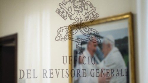  Per una corretta e  trasparente  gestione  dei beni della Santa Sede  QUO-042