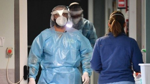 La rianimazione Covid all'ospedale policlinico San Martino di Genova. Da una sala operatoria ... La rianimazione Covid all'ospedale policlinico San Martino di Genova. Da una sala operatoria ...