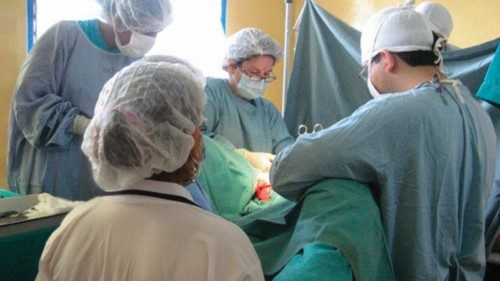 Al servizio degli ultimi per libera scelta QUO-046 Al servizio degli ultimi per libera scelta QUO-046