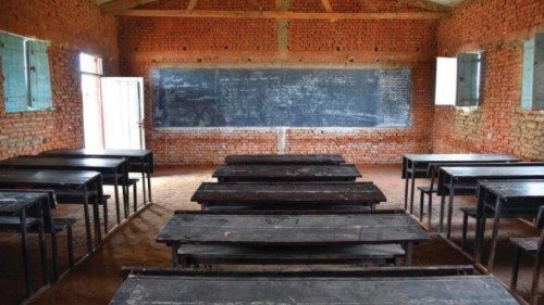  In Burundi solo un bambino sfollato su dieci va a scuola  QUO-047