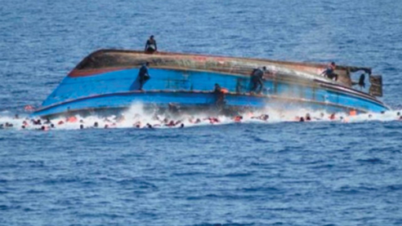  Ennesimo naufragio: nove morti al largo della Tunisia  QUO-049