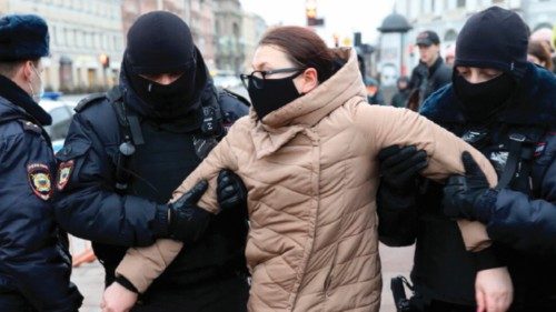  Si moltiplicano in Russia le proteste contro la guerra  QUO-054
