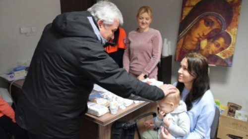 La solidarietà sostenuta dal cuore del Papa QUO-056 La solidarietà sostenuta dal cuore del Papa QUO-056