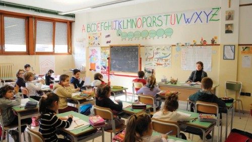  «L’identità della scuola cattolica  per una cultura del dialogo»  QUO-072