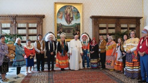 Incontro del Papa con gli indigeni delle “First Nations” del Canada QUO-074 Incontro del Papa con gli indigeni delle “First Nations” del Canada QUO-074