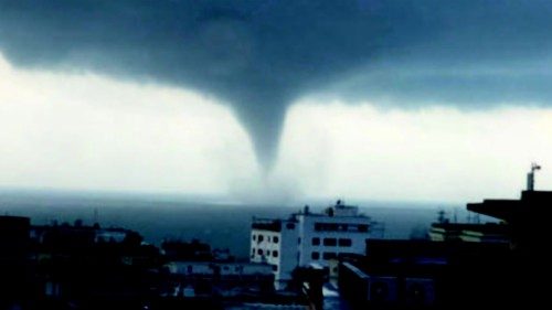 | Danni provocati da una tromba d?aria nel quartiere Torrione a Salerno il
25 Settembre 2020, Roma, ... | Danni provocati da una tromba d?aria nel quartiere Torrione a Salerno il
25 Settembre 2020, Roma, ...