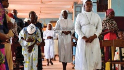  Rapita un’anziana religiosa nel Burkina Faso  QUO-079