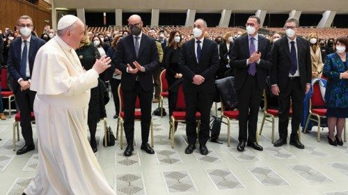 Per una giustizia che lotta contro corruzione e clientelismi QUO-081 Per una giustizia che lotta contro corruzione e clientelismi QUO-081