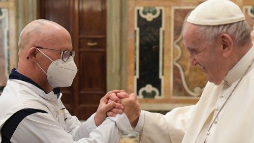 Il vero spirito sportivo prepara a non cadere nella tragedia della guerra QUO-082 Il vero spirito sportivo prepara a non cadere nella tragedia della guerra QUO-082