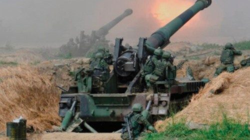 Two 8-inch self-propelled artillery guns is fired during the 35th 'Han Kuang' (Han Glory) military ...