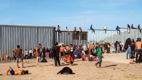 Arrestati in sei mesi un milione di migranti QUO-089 Arrestati in sei mesi un milione di migranti QUO-089
