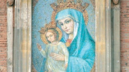 Preghiera mariana itinerante in basilica  e in piazza San Pietro  QUO-100