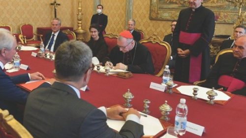  Protocollo d’intesa per il rinnovo della caserma  della Guardia svizzera pontificia   QUO-101