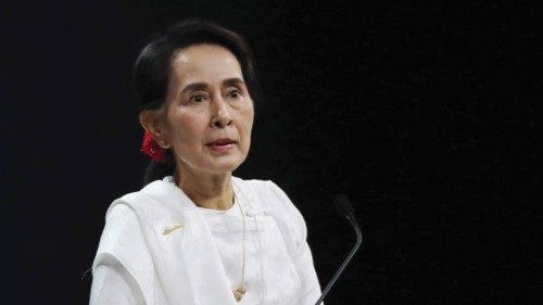 epa09911407 (FILE) - Myanmar's State Counsellor Aung San Suu Kyi (R) speaks during the World ...