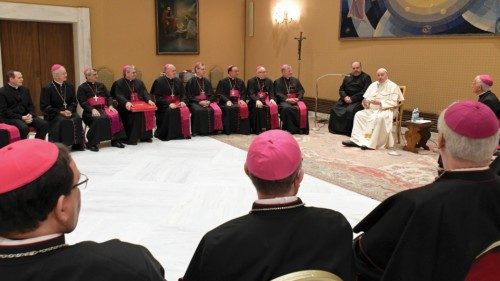 La «visita ad limina» di vescovi del Brasile QUO-102 La «visita ad limina» di vescovi del Brasile QUO-102