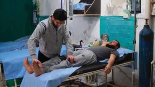 Siria: grave crisi sanitaria dopo il taglio degli aiuti internazionali QUO-103 Siria: grave crisi sanitaria dopo il taglio degli aiuti internazionali QUO-103