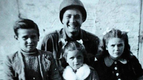 Una storia di guerra e pace QUO-104 Una storia di guerra e pace QUO-104