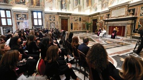 Oggi il mondo ha bisogno di percorrere la strada del dialogo QUO-105 Oggi il mondo ha bisogno di percorrere la strada del dialogo QUO-105