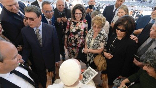 Tenerezza e rispetto delle fragilità: QUO-107 Tenerezza e rispetto delle fragilità: QUO-107