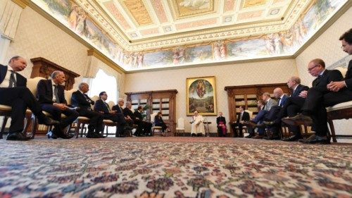 Senso critico, libertà, sano confronto per costruire l’orizzonte della pace QUO-111 Senso critico, libertà, sano confronto per costruire l’orizzonte della pace QUO-111