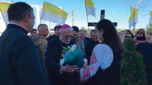 Rispondere con la speranza alla tragedia della guerra QUO-114 Rispondere con la speranza alla tragedia della guerra QUO-114