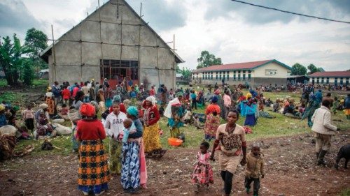 Internally displace people from the Kibumba area near the North Kivu city of Goma, take refuge on ... Internally displace people from the Kibumba area near the North Kivu city of Goma, take refuge on ...