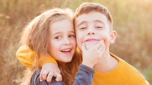 Dalla fraternità in famiglia alla fraternità nel mondo QUO-122 Dalla fraternità in famiglia alla fraternità nel mondo QUO-122