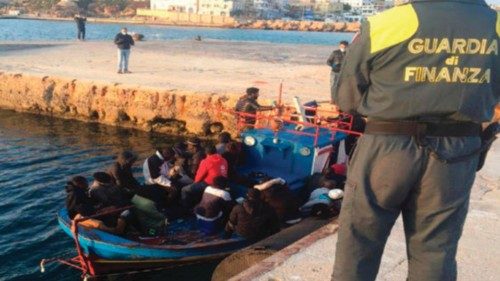 Continua senza sosta il dramma dei migranti in diverse aree del mondo QUO-127 Continua senza sosta il dramma dei migranti in diverse aree del mondo QUO-127