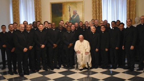  Il Papa in visita alla Pontificia Accademia ecclesiastica  QUO-131