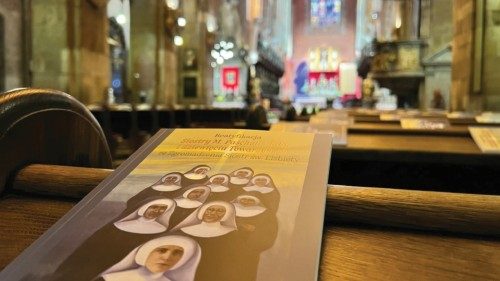  La loro intercessione ottenga il dono della pace  QUO-133