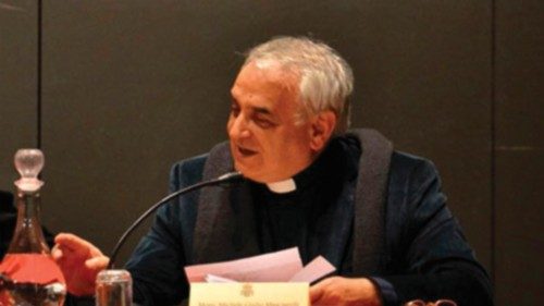 Prete di tutti con la passione della sinodalità QUO-140 Prete di tutti con la passione della sinodalità QUO-140