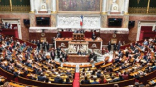  Il “rebus” del governo  dopo le legislative francesi  QUO-140