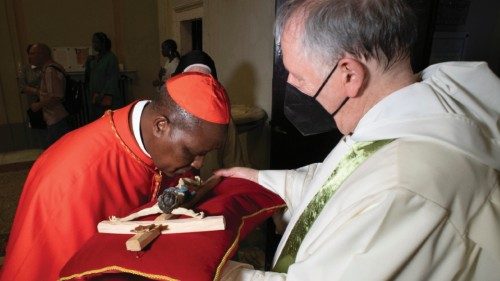  Il cardinale Antoine Kambanda ha preso possesso del Titolo di San Sisto  QUO-145