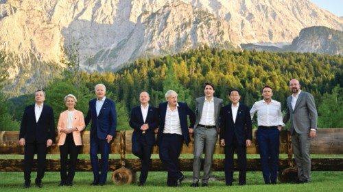 epa10035683 (L-R) Italy's Prime Minister Mario Draghi, European Commission President Ursula von der ... epa10035683 (L-R) Italy's Prime Minister Mario Draghi, European Commission President Ursula von der ...