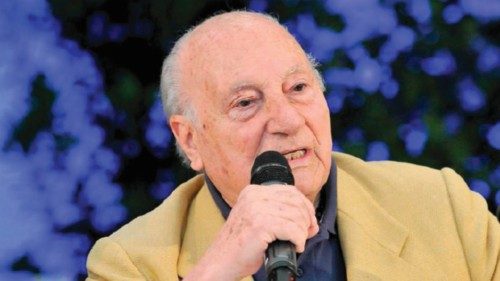 Cento anni di viaggi fatti di parole QUO-145 Cento anni di viaggi fatti di parole QUO-145