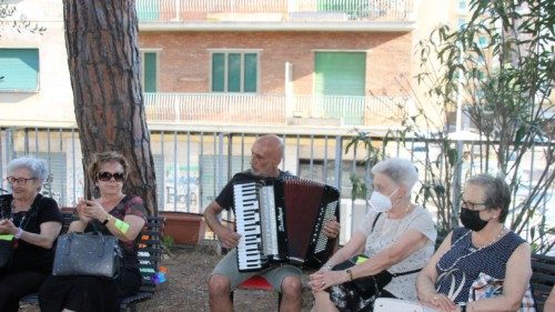 E-state : una parola che sa di solidarietà e amicizia ODS-002 E-state : una parola che sa di solidarietà e amicizia ODS-002