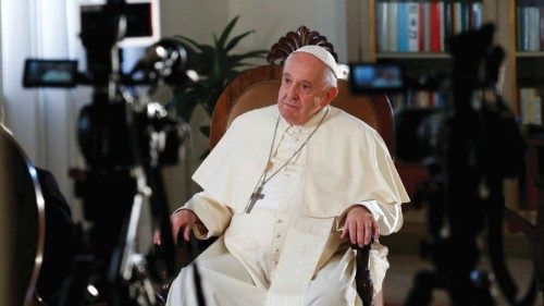  Il Papa annuncia che nominerà  due donne al Dicastero per i vescovi  QUO-152