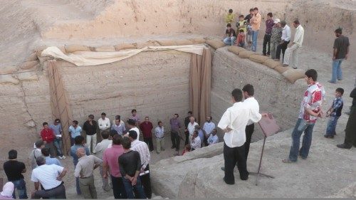 Quando si scava per estrarre umanità QUO-155 Quando si scava per estrarre umanità QUO-155